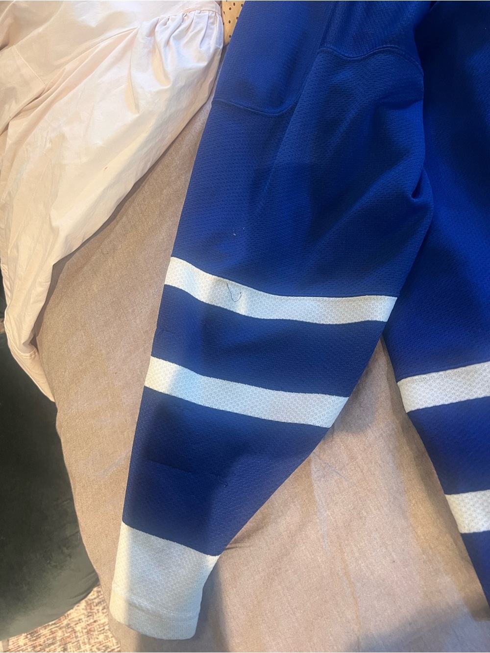 STARTER Blue Toronto Maple Leafs Hockey Jersey with White Trim - Picture 4 of 5
